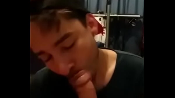 Chupando verga gruesa  