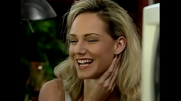 Maliziosa bionda spiega quanto &egrave; troia