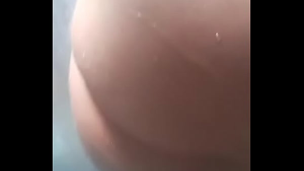 colombian shows her big booty while taking a shower  