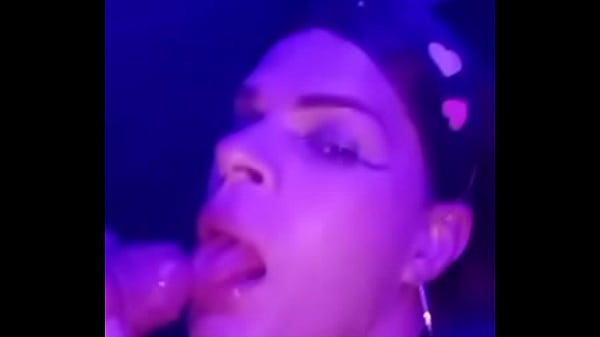 Putinha Brenda Pavanelli mama gostoso omacho pauzudo at&eacute; levar gozada na boquinha 