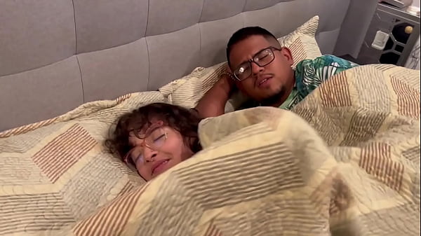 Porra de uma garota da universidade ao lado da minha esposa, legendas em ingl&ecirc;s