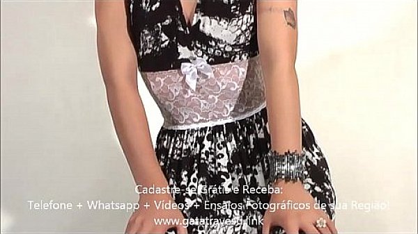 travesti brasileira dotada masturba&ccedil;&atilde;o punheta rola travesti roluda 