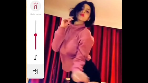 Erotic babe nude dance