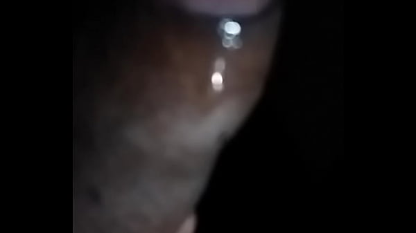 Tengo el pene muy mojado y erecto