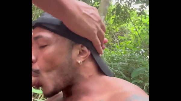 BRINCADEIRA NO MEIO DA TRILHA 