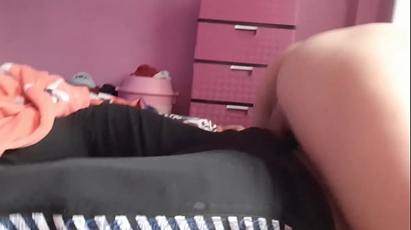 MIS TIOS DEJAN CUIDANDO A MI PRIMITA EN MI CASA Y NOS DEJAN SOLOS YO LA CUIDO BIEN CUIDADA "REAL"