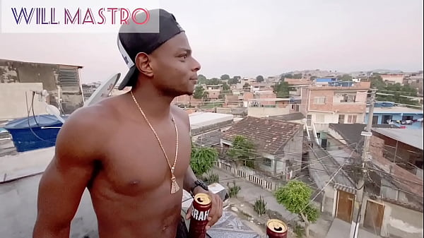 Amigo talarico pega cerveja e fode minha namorada gostoso