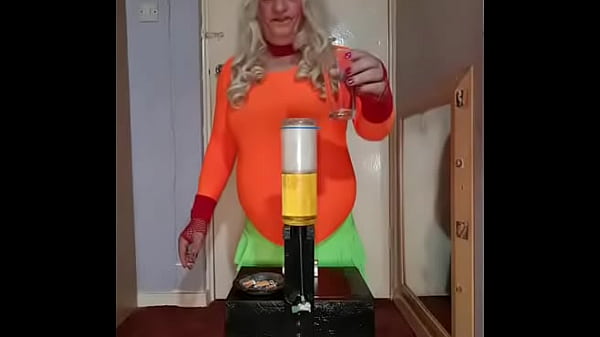 fill my tube so i can have your pee on tap 