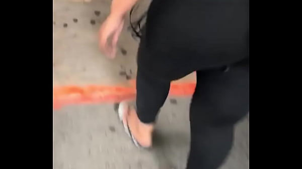 Soft squishy jello ass that I&rsquo;m dying to touch