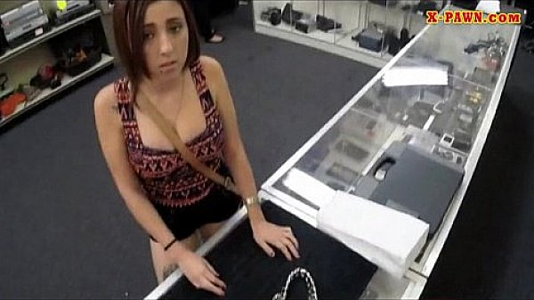 Sexy amateur girl fucked for a big silver chain she pawned