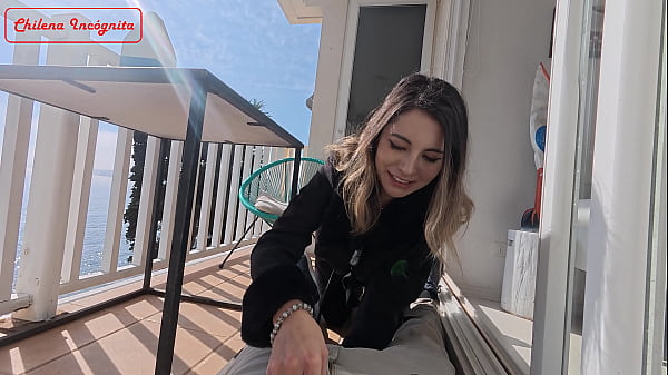 Hago una mamada en P&Uacute;BLICO junto al mar- Trailer