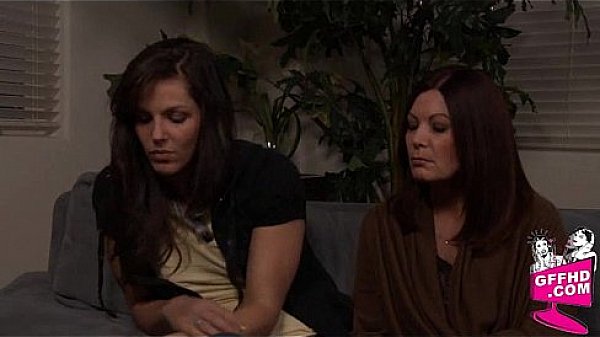 Girls having fun 0038  