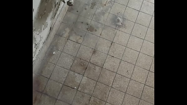 Urbex &eacute;jaculation 