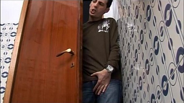 Hot mature mom caught on the shower by young horny boy