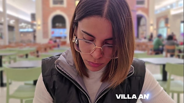 Conquisto en el SHOPPING a mi HERMANASTRA, y se la METO en la CAMA de nuestros VIEJOS