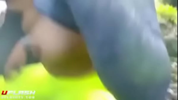 Bicicleta con dos amigas