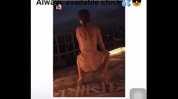 Gorgeous girl twerking  