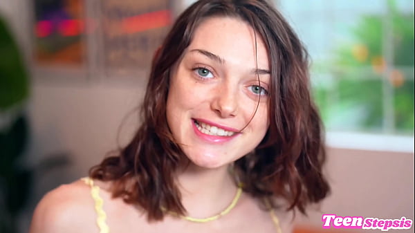 Hairy Pussy Stepsister Does Splits on My Cock