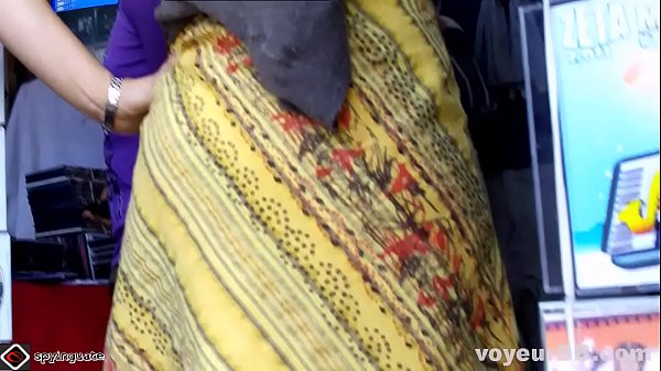 Gray Panties In The Market Upskirt HD 720p