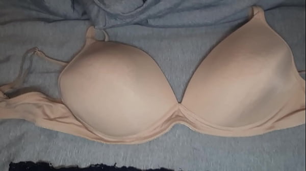 Me vine sobre los calzones morados de mi amiga