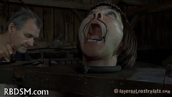 Chained babe needs hawt castigation