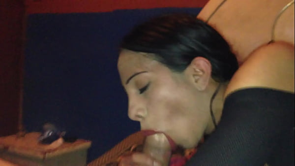 seidy ver&oacute;nica chupando con ganas