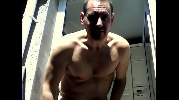 having a risky wank in the sunshine