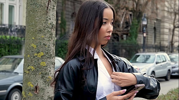 Flirtacious Waitress Lia Lin Enjoys First Date Fucking With Her Customer GP3199