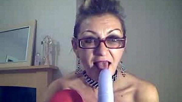 Mature masturbates on webcam