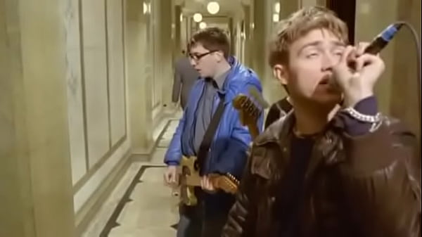 V&iacute;deo de verificaci&oacute;n (charmless man-Blur)(oficcial video)  