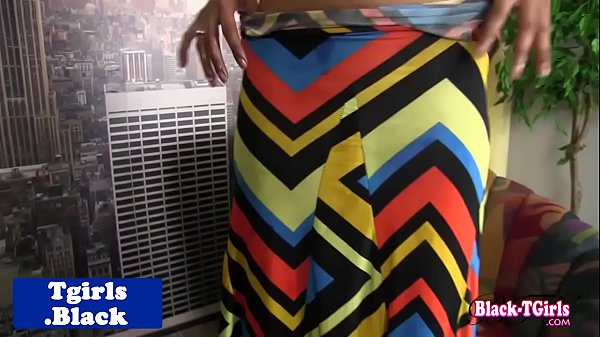 Ebony shemale sprays jizz