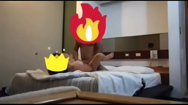 Cogiendo en motel, pide m&aacute;s y le doy