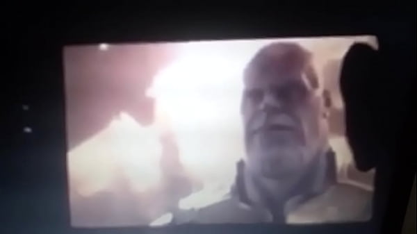 Marvel gostosinhas sendo fodida por um cara com celular.