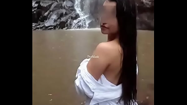 Novinha brasileira gravou lomotif safado e picante