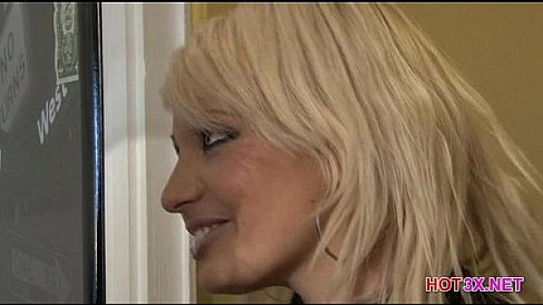 Hot3X.NET La.Famille.Folamour.FRENCH 02