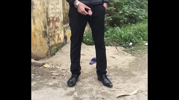 thanh nien dai bay ben xe.MOV