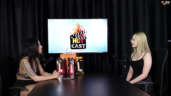 VEJA A ENTREVISTA SAFADA E CHEIA DE PUTARIA COM A VIVAN LOLA E NOSSA SAUDOSA VIT&Oacute;RIA BEATRIZ NO PORN CAST BRAZIL - PARTE 5 (WATCH ON: SHEER/RED)