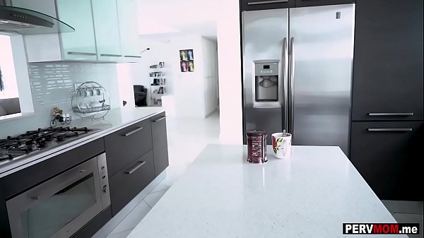 Pulled a prank on my busty stepmom and she sucked me off  