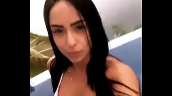 What is her name?/cual es su nombre?  