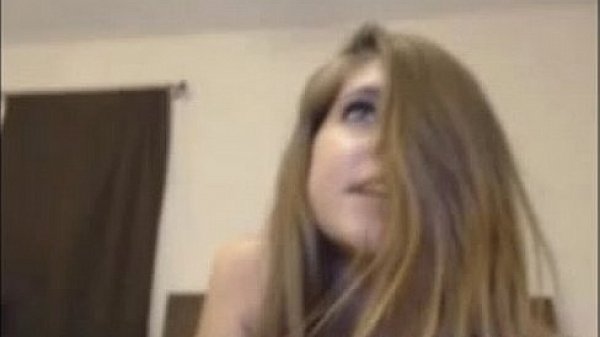 Horny Gorgeus amateur camgirl fucks toys on webcam