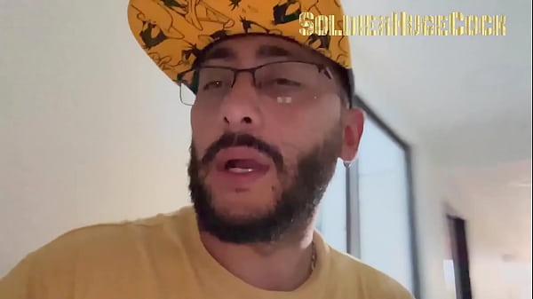 He comes to sign some documents and ends up sucking my cock  