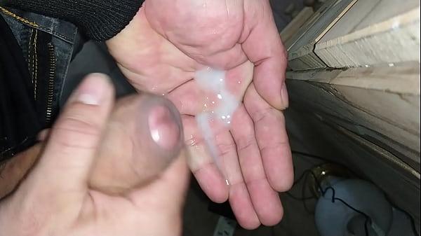 Paja y leche para una putita q quer&iacute;a ver mi leche