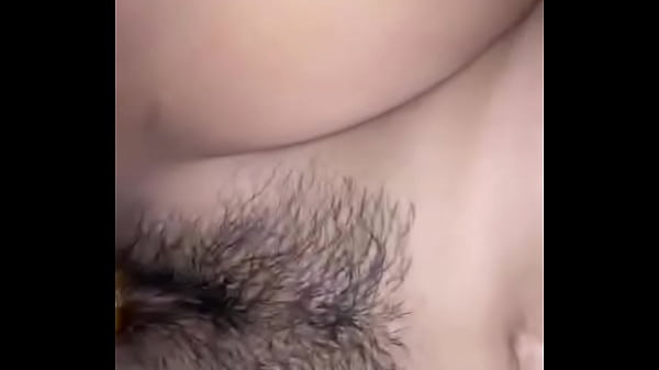 Filma como me penetra una y otra ves  