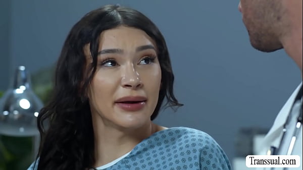 Shemale Andylynn Payne is in the clinic of her doctor Cliff Jensen.She starts seducing him to have sex