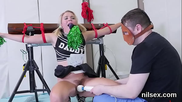 Crazy cockslut gets her fuckholes gaped and extremely pounded