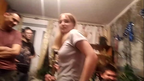 Стримерша Александра Павлова (Harley) делает куннилингус стримеру Александра Пистолетову и кайфует (Александра Павлова)