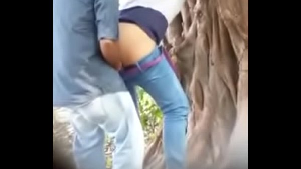 gf ki gand fati chudai by bf in jungle