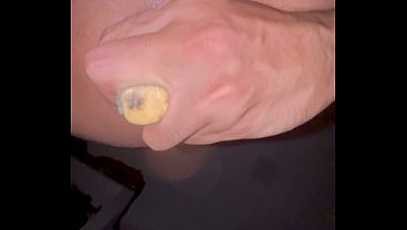 Jugando con su delicioso ano 