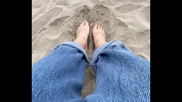 Chilean&rsquo;s feet on the sand  