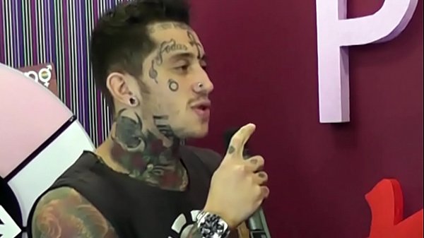 Momentos do ator porno Andre Ferraz no PapoMix 